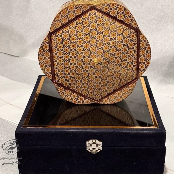 شکلات خوری خاتم کاری مدل پره وارو همراه با جعبه مخمل