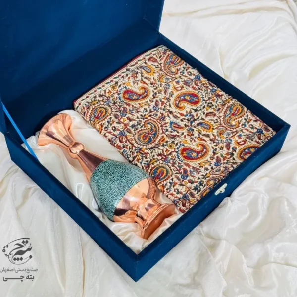 ست هدیه اداری گلدان مس و فیروزه و رومیزی قلمکاری