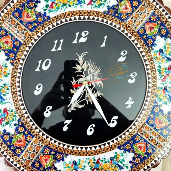 ساعت خاتم کاری گرد گل وبلبل صفحه مشکی حاشیه گل