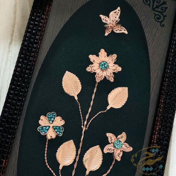 تابلو گل مسی فیروزه کوبی سه گل پروانه