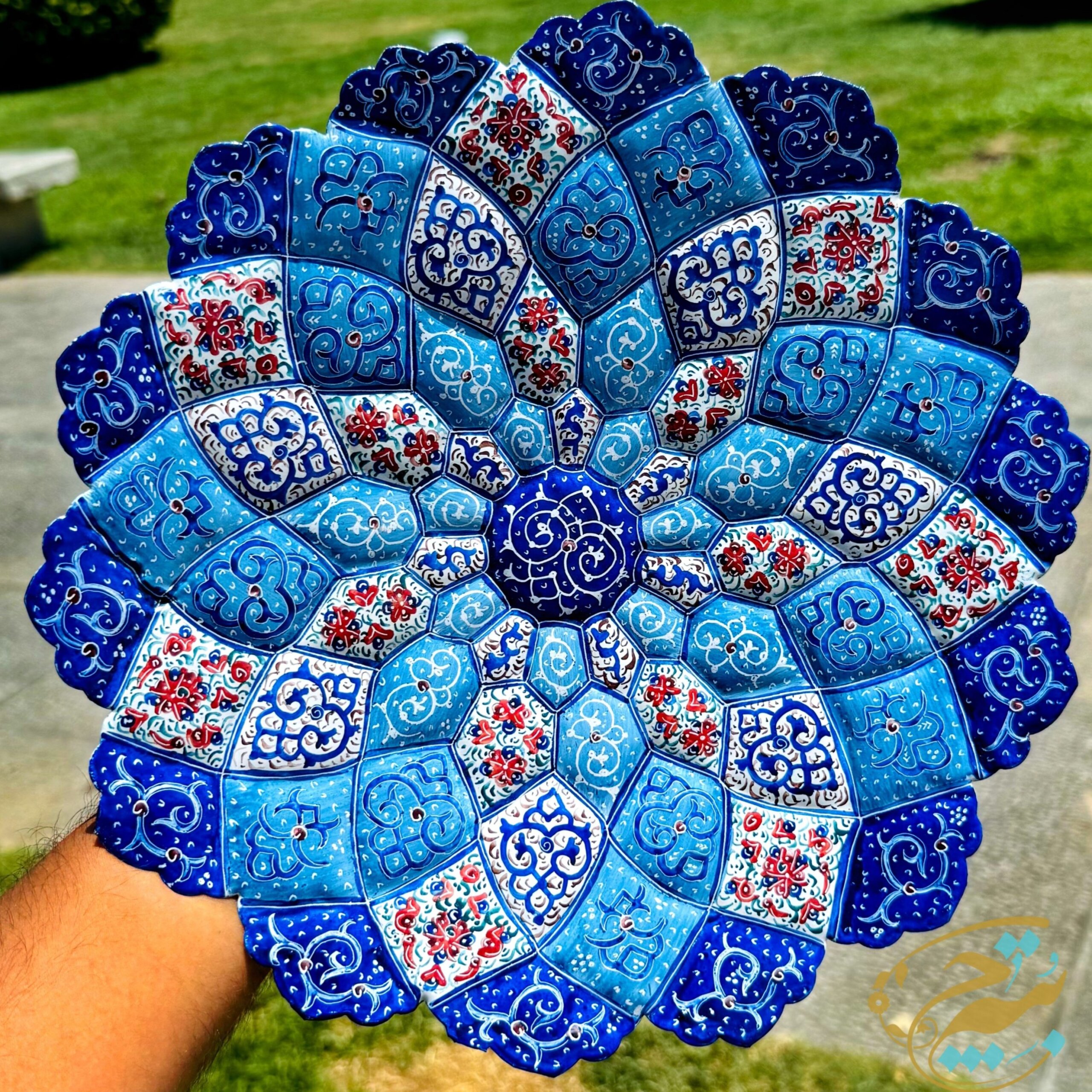 بشقاب میناکاری دیوارکوب 30 سانتی با جعبه سنتی