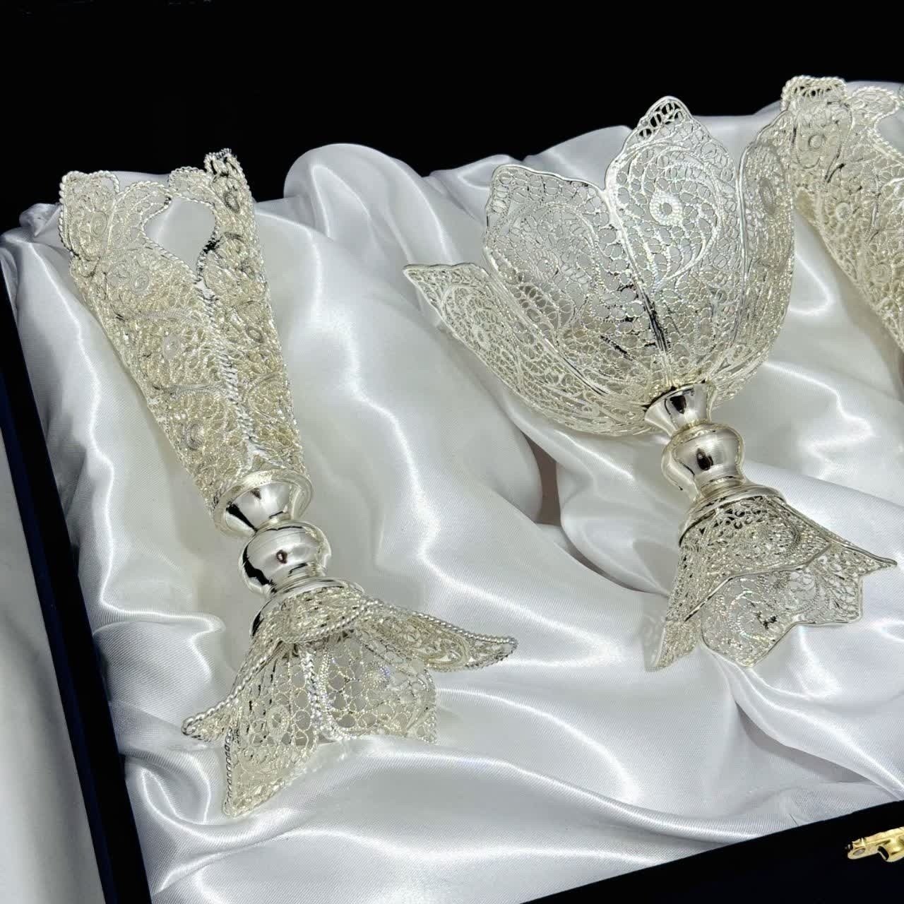 پک هدیه نقره ملیله کاری گلدان قلبی با شکلات خوری