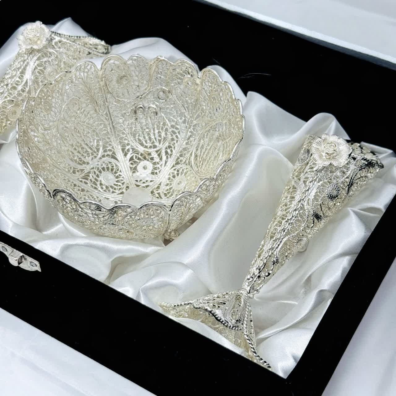 ست هدیه ظروف نقره ملیله کاری قندان و گلدان 18