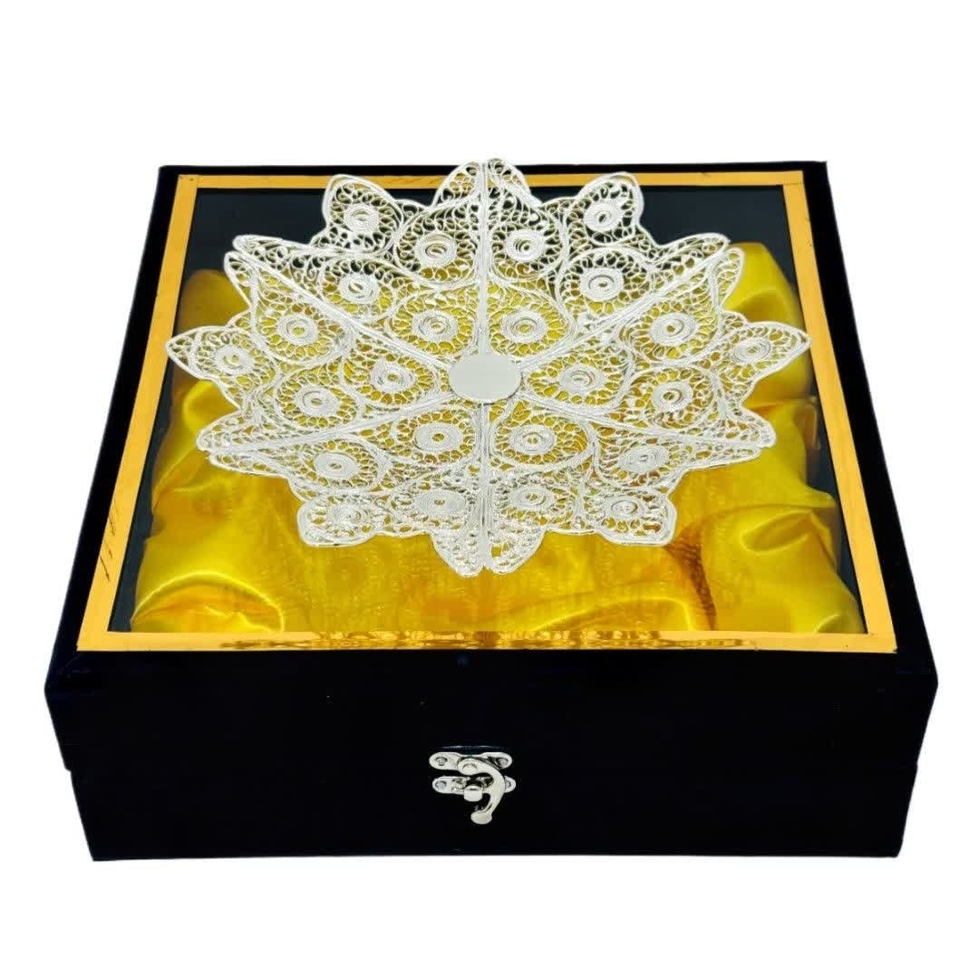 شیرینی خوری نقره ملیله کاری به همراه جعبه مخمل