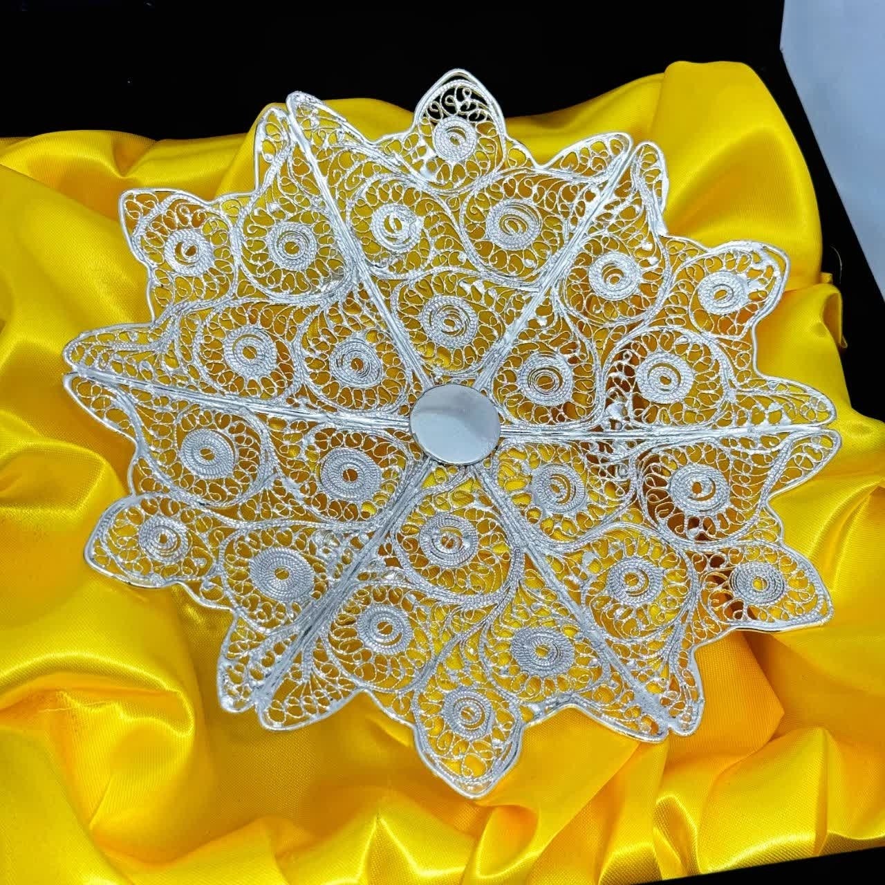 شیرینی خوری نقره ملیله کاری به همراه جعبه مخمل