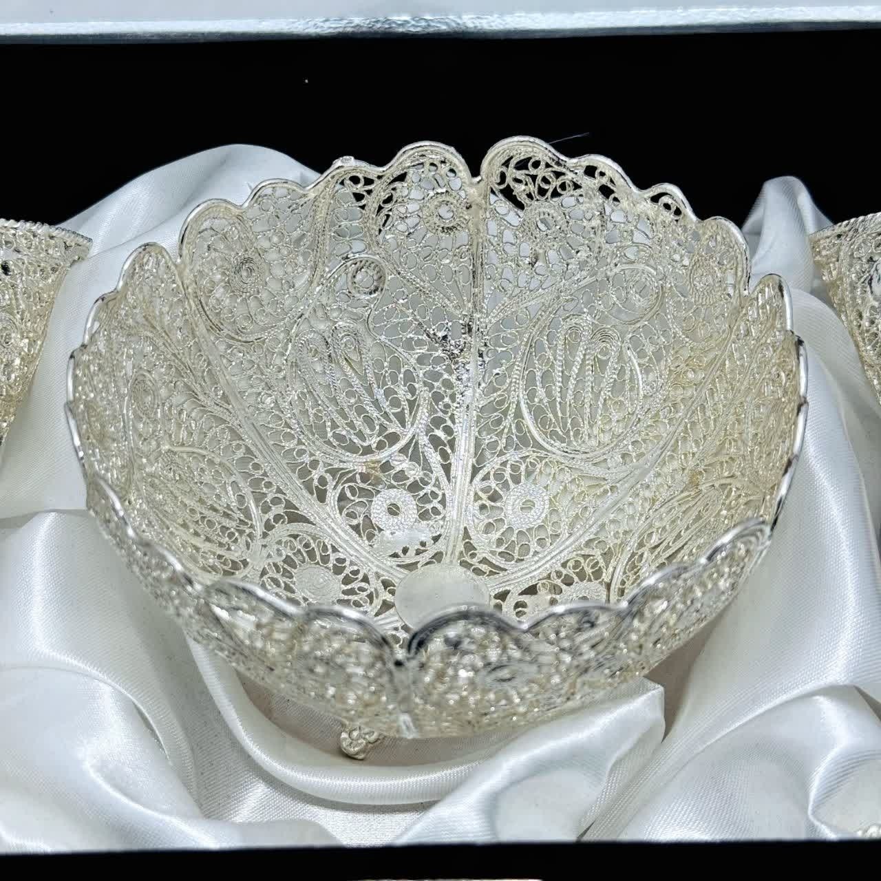 ست هدیه ظروف نقره ملیله کاری قندان و گلدان 18