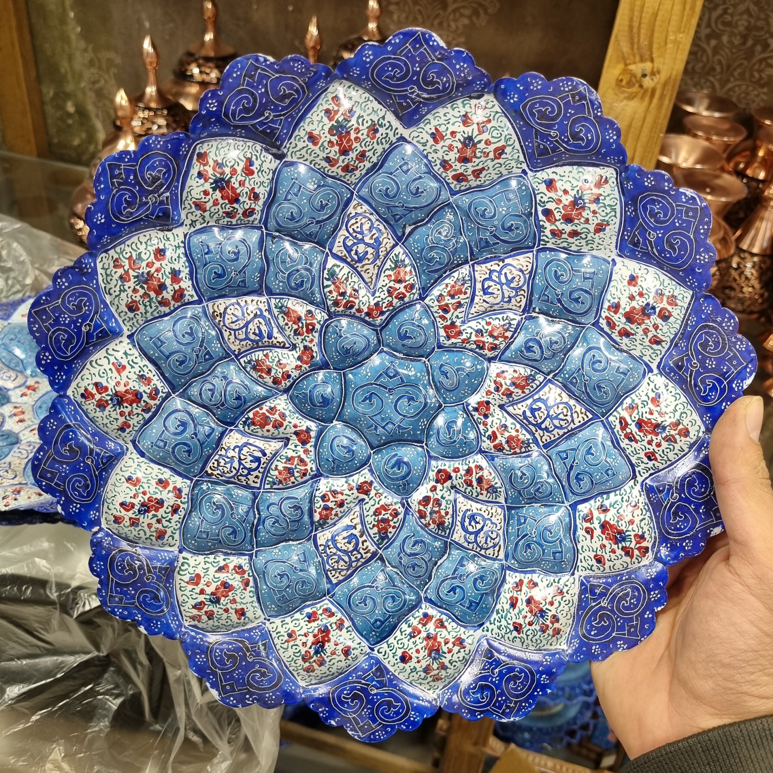 بشقاب میناکاری دیوارکوب 30 سانتی با جعبه سنتی