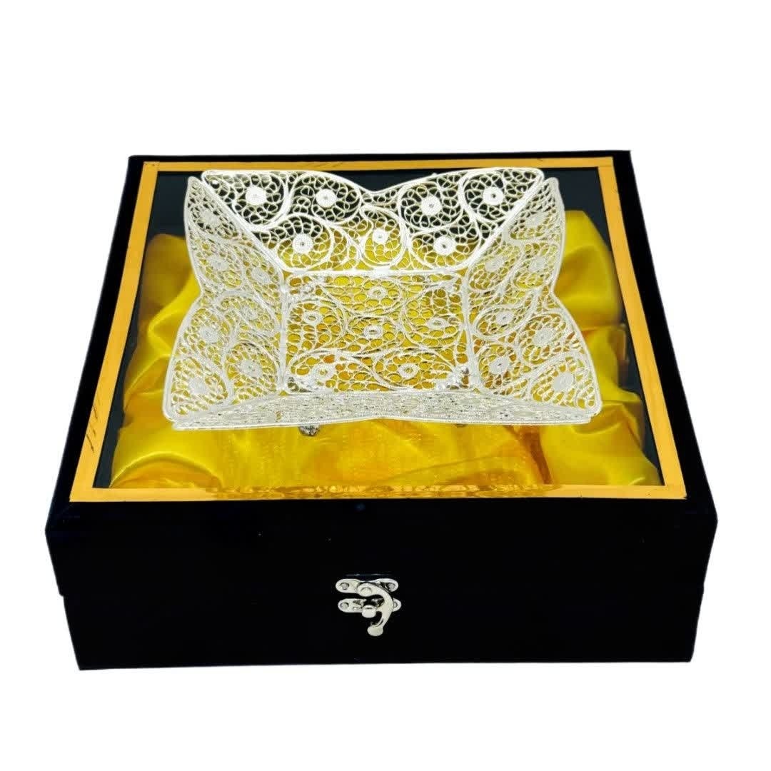 هدیه شیرینی خوری ملیله کاری نقره به همراه جعبه مخمل
