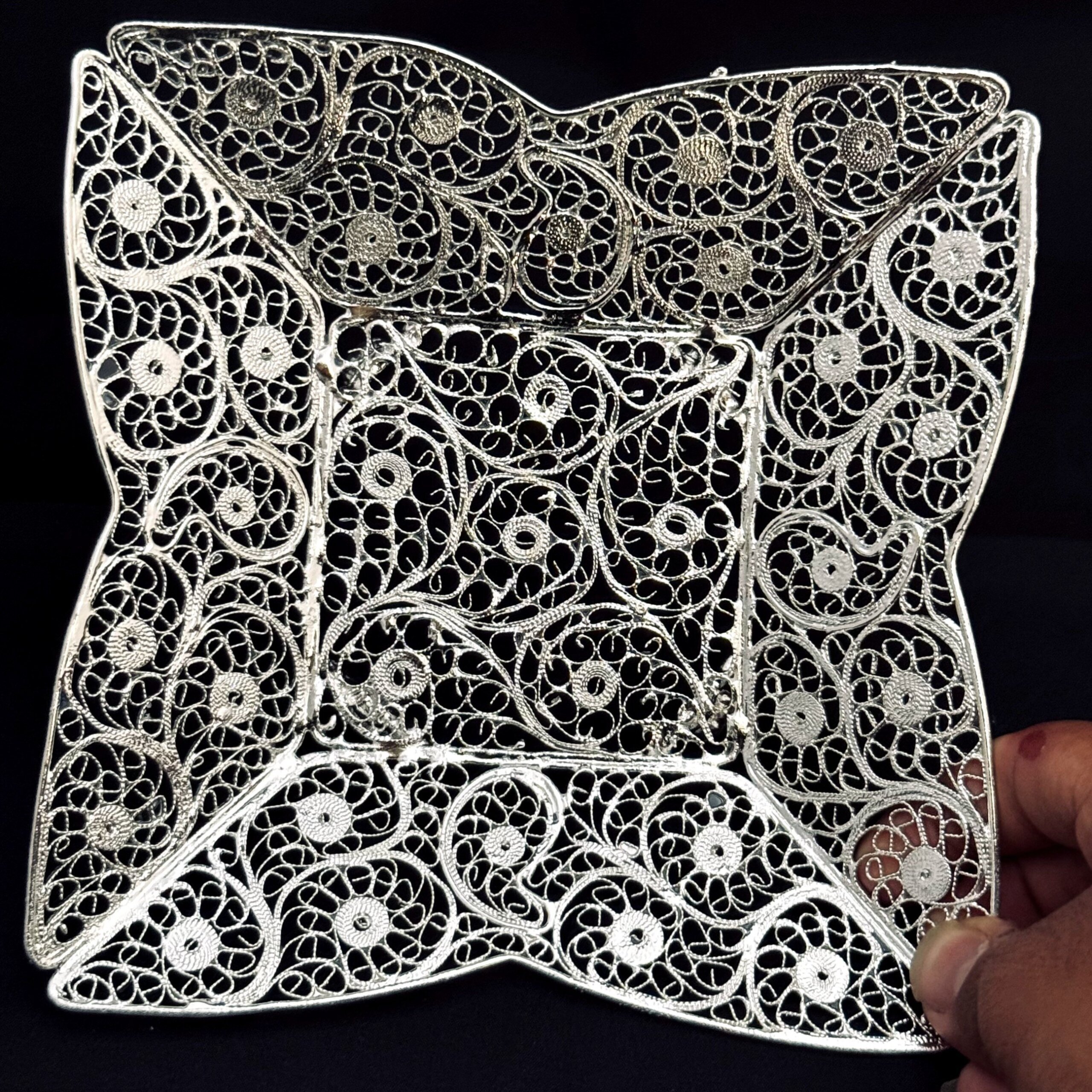 ظروف ملیله کاری شیرینی مربع کوچک پایه دار