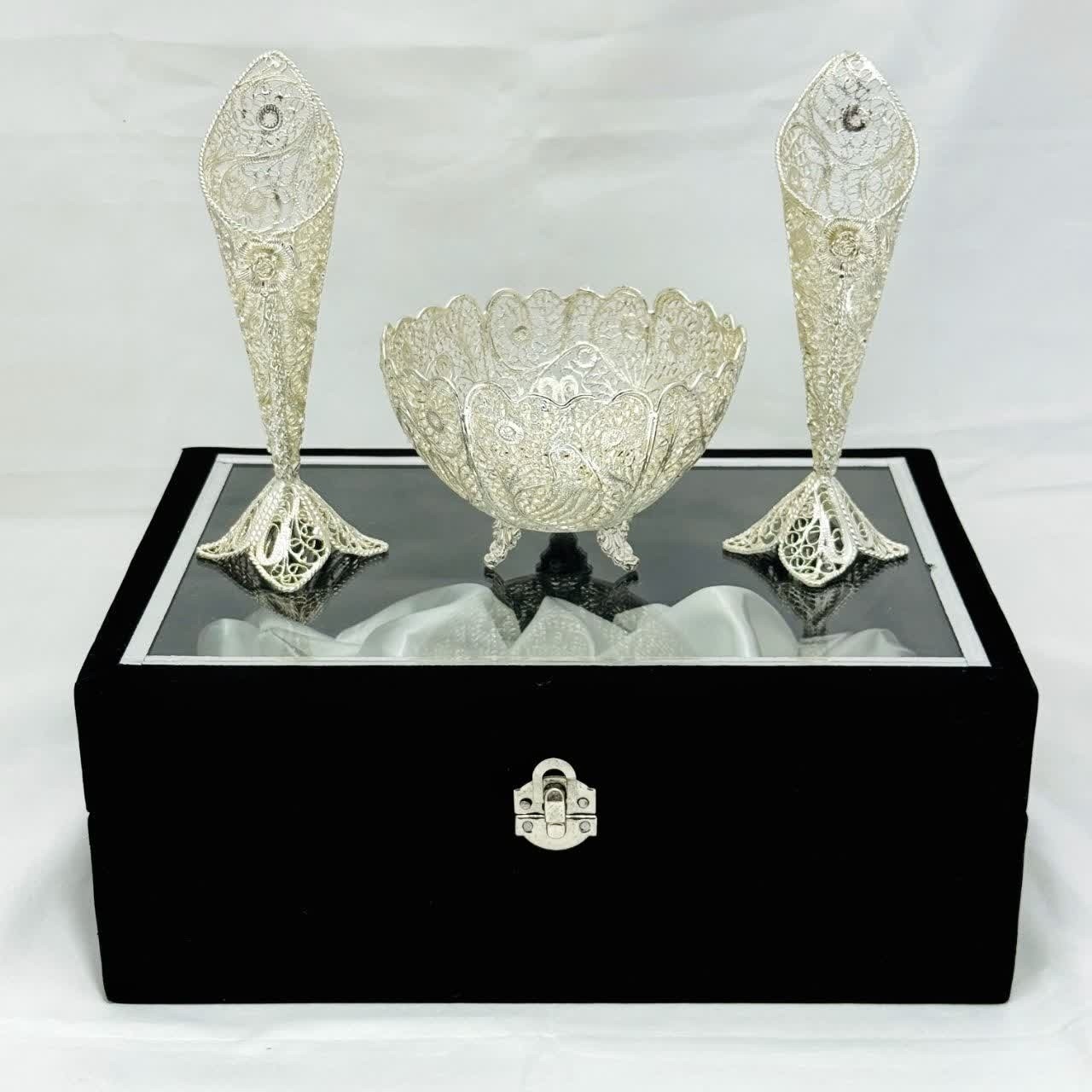 ست هدیه ظروف نقره ملیله کاری قندان و گلدان 18