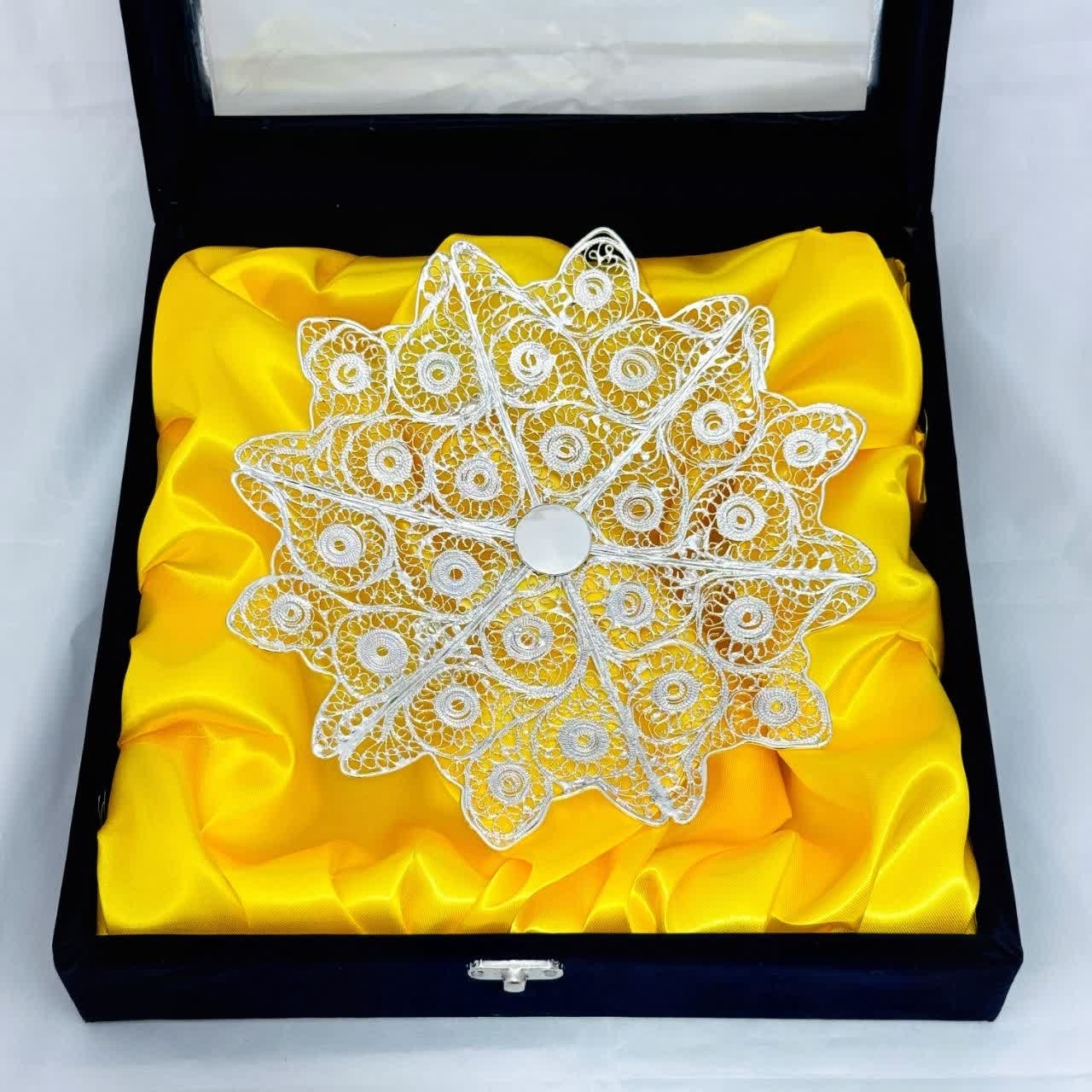 شیرینی خوری نقره ملیله کاری به همراه جعبه مخمل