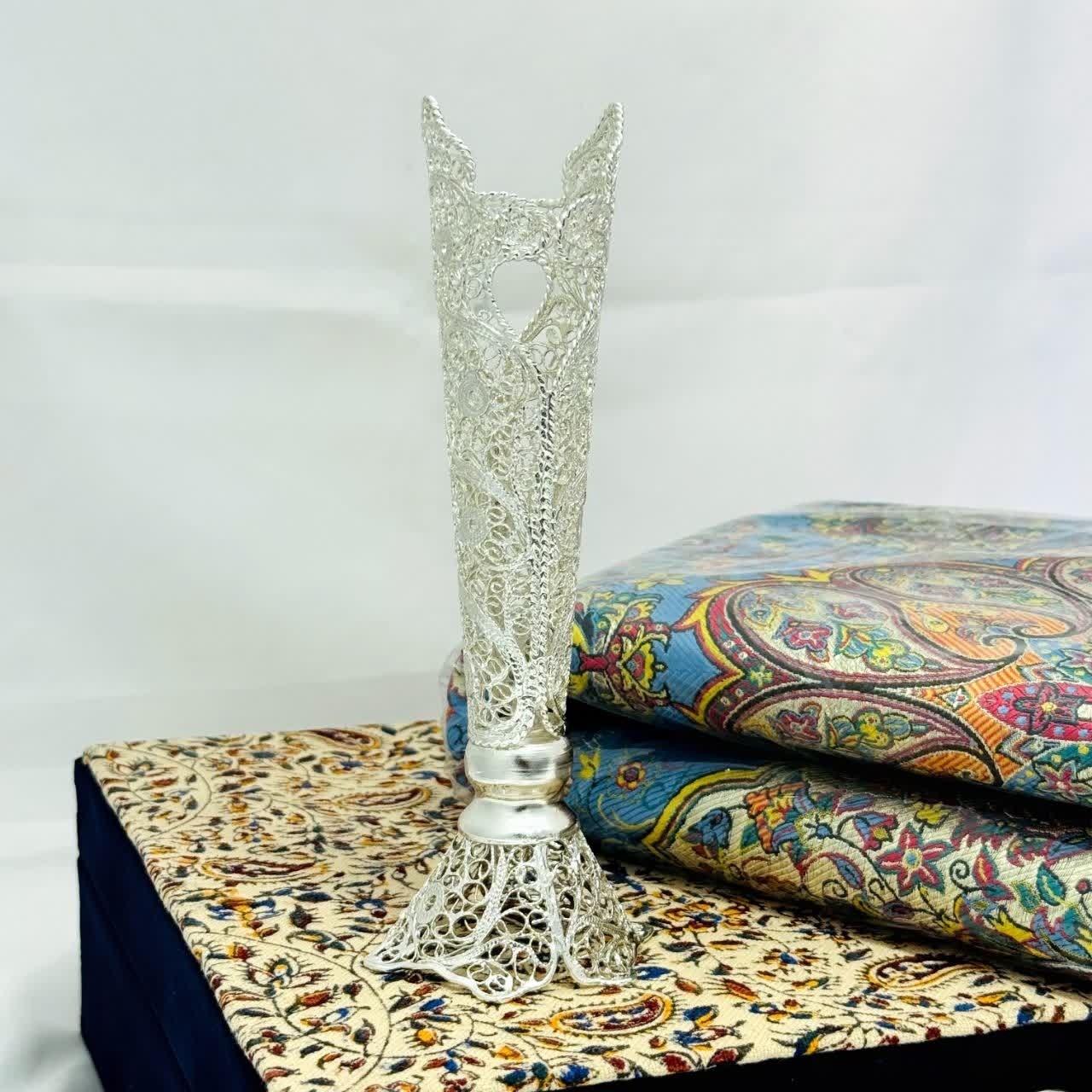 ست هدیه ملیله کاری گلدان قلبی 20 سانتی و ترمه