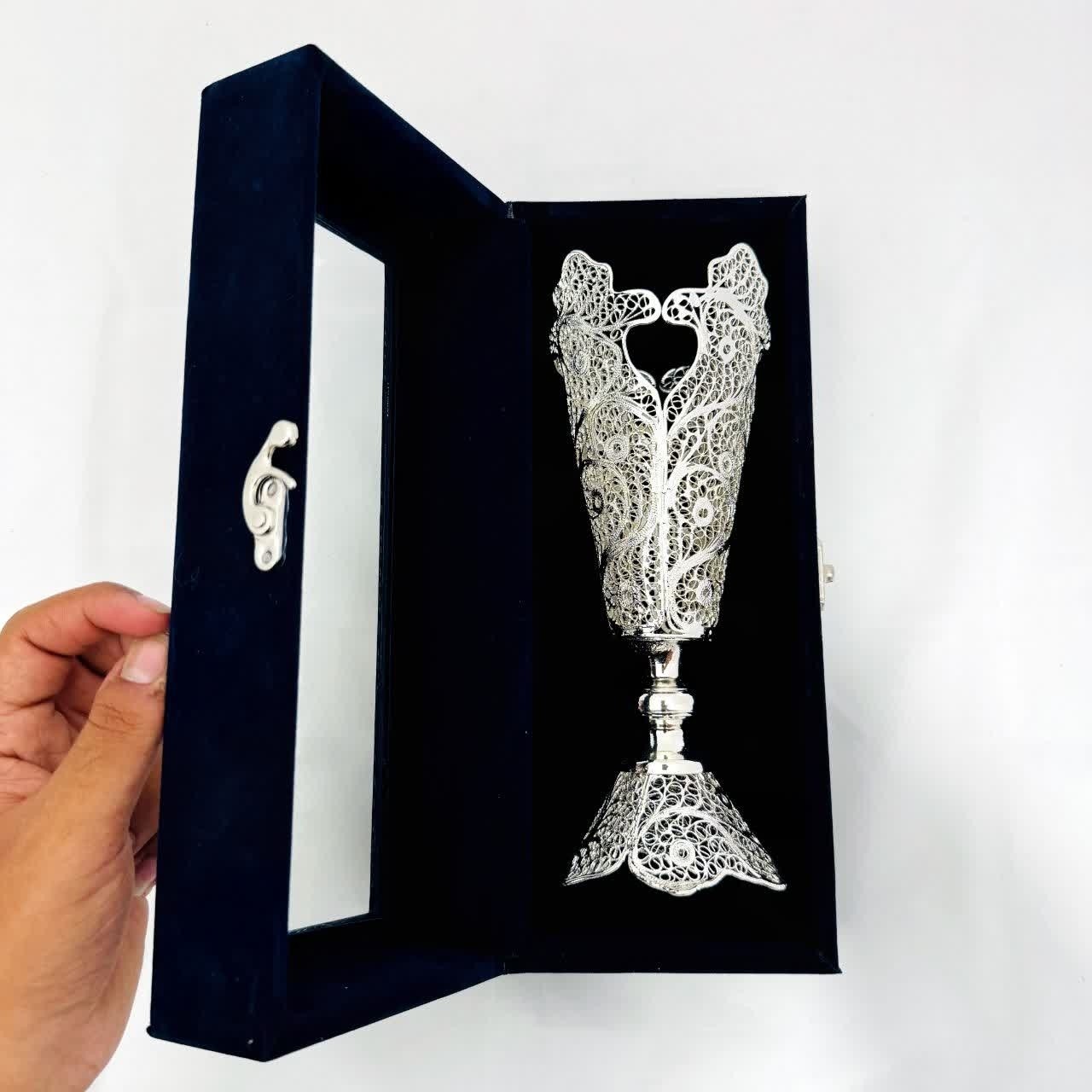 گلدان ملیله کاری به همراه جعبه مخمل