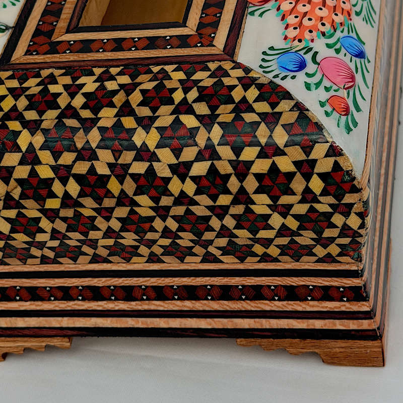جعبه دستمال کاغذی خاتم کاری رو نقاشی