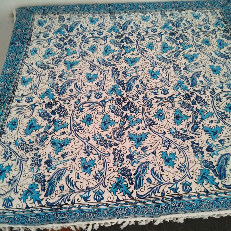 سفره قلمکاری طرح گل انگوری آبی 100در100
