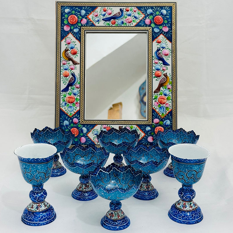 2COYoLDmiHAjAy56PEkuR2waf8pkcfihXQX3rk8TbStNEGw0Qq.jpg ست هفت سین میناکاری مسی مدل نیلوفر آبی - Image 1