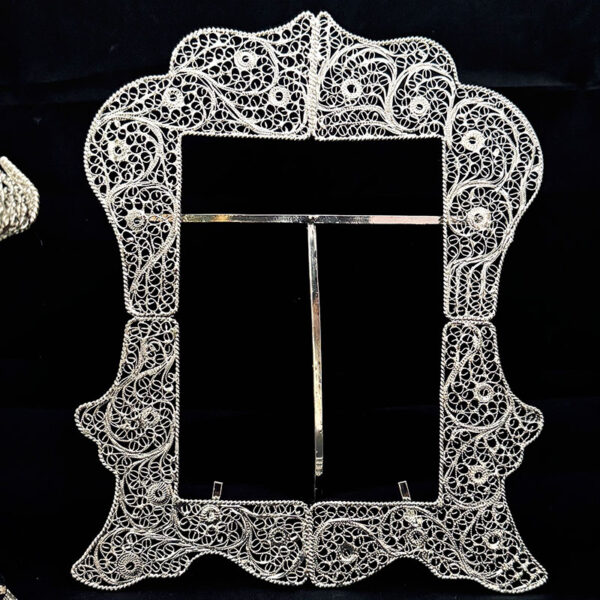 ظروف ملیله کاری قاب مستطیلی بیضی شماره پنج و شمعدان قلمی - Image 4