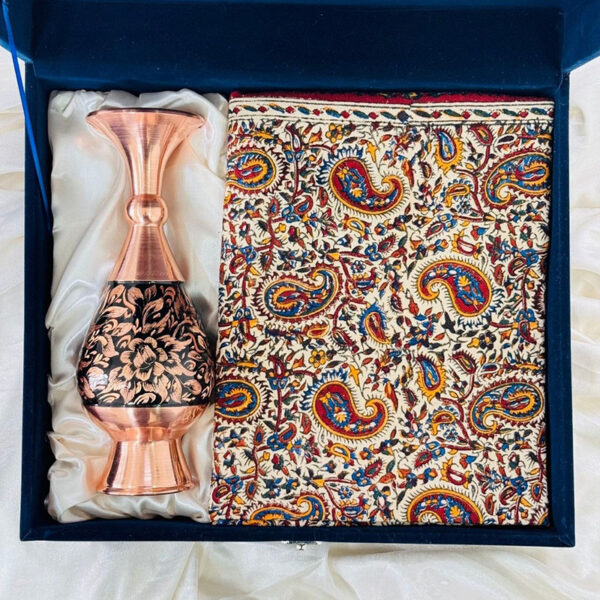 ست هدیه اداری گلدان مسی الماس تراش و رومیزی قلمکاری - Image 3