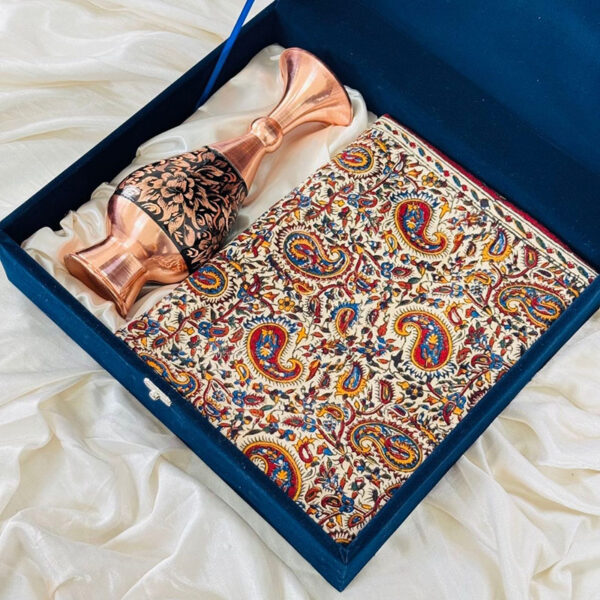 ست هدیه اداری گلدان مسی الماس تراش و رومیزی قلمکاری - Image 6
