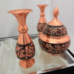 قندان مسی الماس تراش به همراه دوعدد گلدان ۱۶ - Image 5