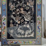 تابلو قلمزنی عمودی با قاب خاتم کاری آبی روشن 42در72 (ارسال رایگان باربری) - Image 4
