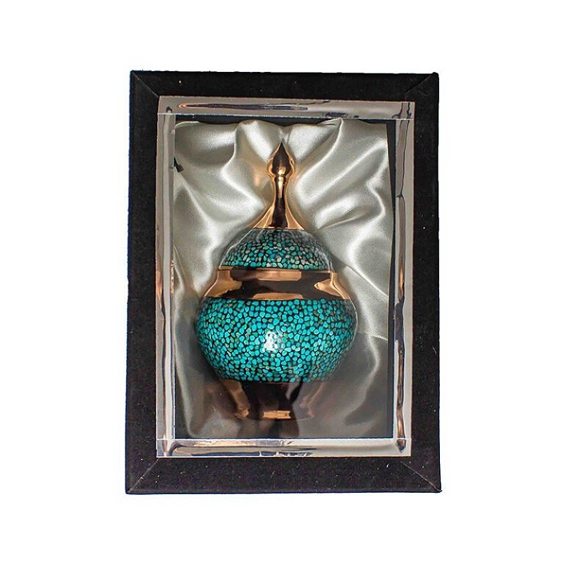 JabbYB5sKBO5uC4IIn2cV6hPWvMrzGBOTWFQwKxshfYOQ2WKw8.jpg قندان سیبی 20سانتی فیروزه کوبی همراه با جعبه - Image 1