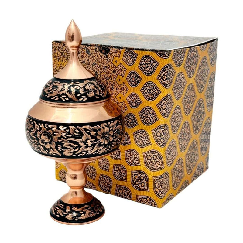 OI3T8rUVUTPzJmpBIZpbV4NTvwmocOVb6WZIT4srpK6q2JBUiE.jpg شکلات خوری مسی الماس تراش با جعبه سنتی - Image 1