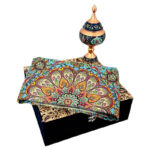 ست هدیه ظروف مسی پرداز ارتفاع 25 با رومیزی ترمه - Image 5