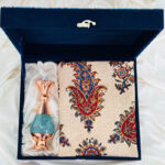 ست هدیه اداری گلدان مس و فیروزه 20 و رومیزی قلمکاری - Image 8