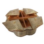 شکلات خوری خاتم کاری چهار درب  متوسط مدل شیشی طرح گلی شش ضلعی سایز 23در23 جدید - Image 4