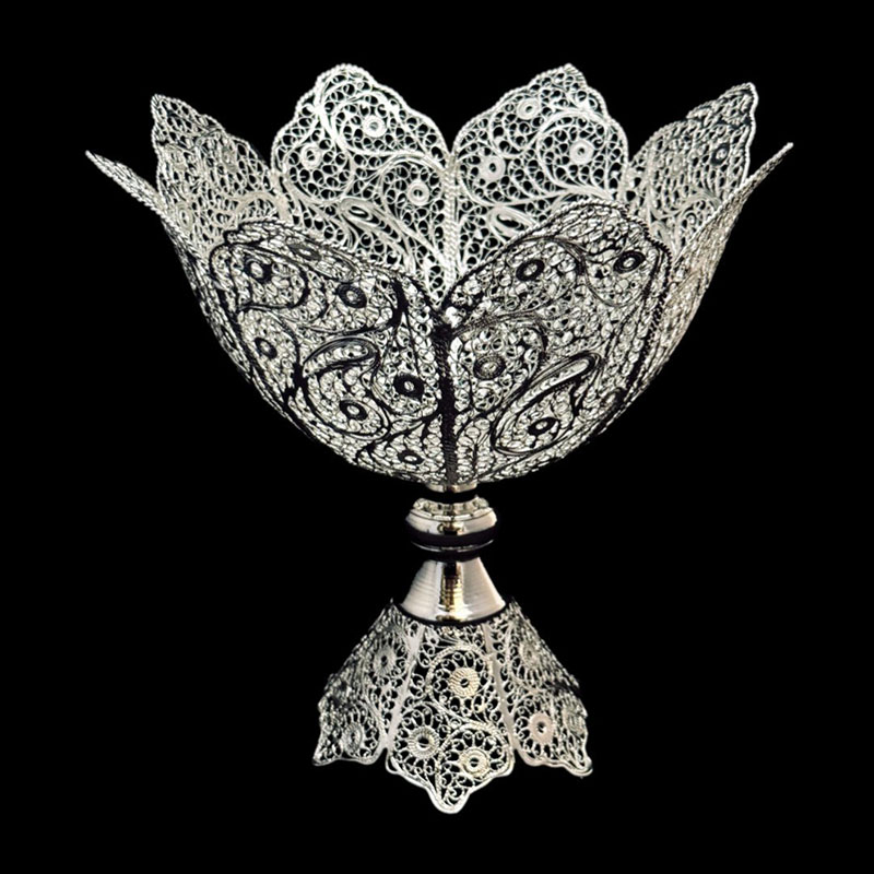cKvV86mwsHHagzb4mxA7RuMgH03vEPxFrchLEri8Lfd3ReTn8z.jpg ظروف ملیله کاری کاسه آجیلی سایز 4 - Image 1