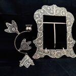 قاب آینه مستطیل و شمعدان اشکی بزرگ ملیله کاری - Image 3