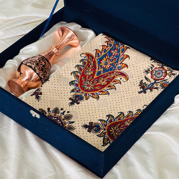 ست هدیه اداری گلدان مسی الماس تراش 20 و رومیزی قلمکاری - Image 7
