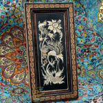 تابلو  قلمزنی رومیزی با قاب خاتم کاری تک گل - Image 5