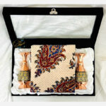 ست هدیه خاتم کاری گلدان و رومیزی قلمکار با جعبه مخمل - Image 8