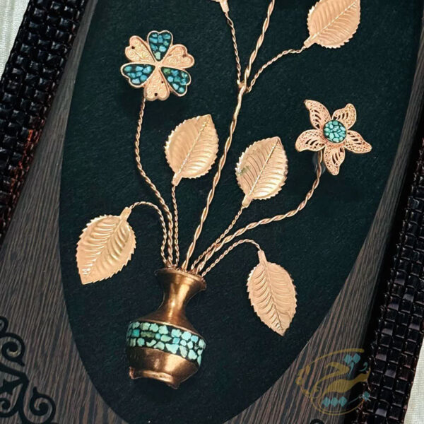 ست هدیه اداری گلدان مسی الماس تراش و تابلو فیروزه کوبی - Image 8