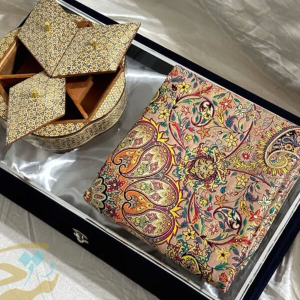 ست هدیه خاتم کاری ترمه و شکلات خوری سه درب - Image 5