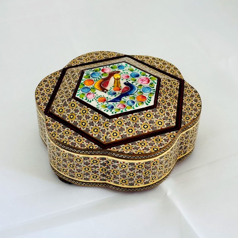 xW4zUXMipE6Z8b1v3QTqLM6olHgX566jClMOgsO7ZDCd0SfyDA.jpg شکلات خوری (جاشکلاتی) خاتم کاری گل و مرغ متوسط - Image 1