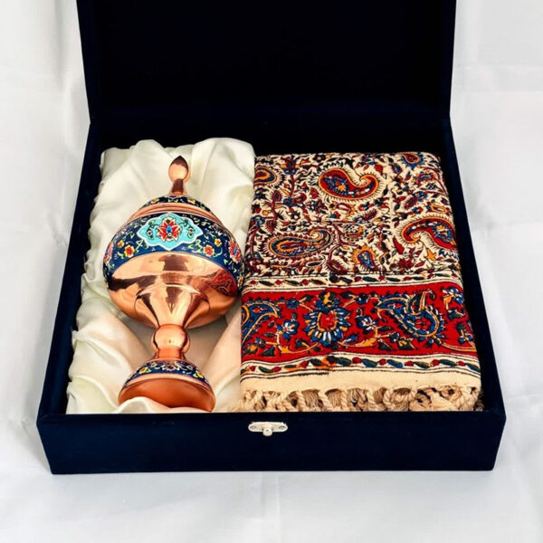 ست هدیه ظروف مسی پرداز ارتفاع 25 با رومیزی قلمکاری - Image 13