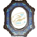 تابلو قلمزنی قاب خاتم کاری دورنقاشی گل و مرغ هشت گوش تذهیب سایز 57در67 - Image 3