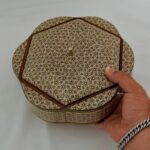 شکلات خوری خاتم کاری چوبی طرح گلی پره وارو قطر21 - Image 2