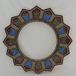 آینه خاتم کاری طرح اسلیمی با قاب خورشیدی - Image 3